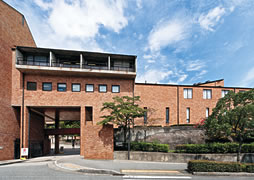 神戸松陰女子学院大学